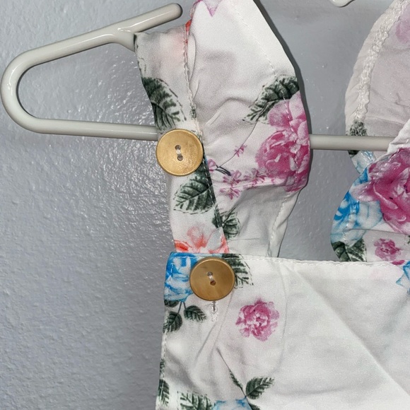 🤩4/$15🥳
floral backless romper for baby - Picture 2 of 5